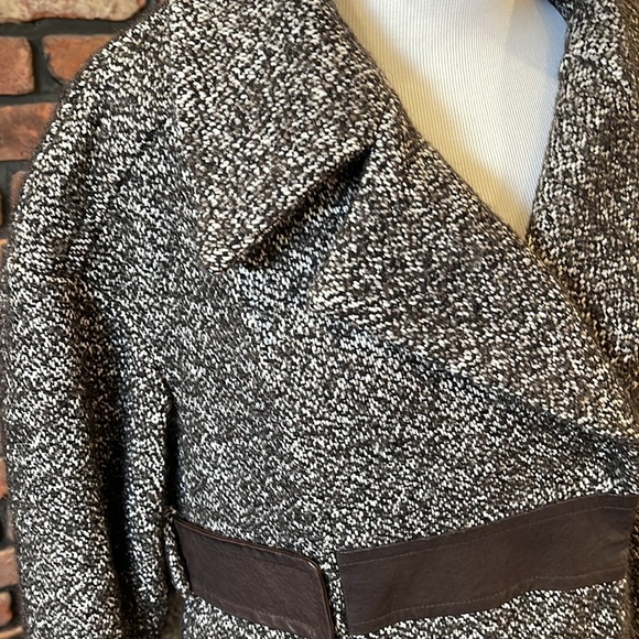 Cynthia Steffe Grey & Black Tweed Coat size xl - Picture 3 of 10